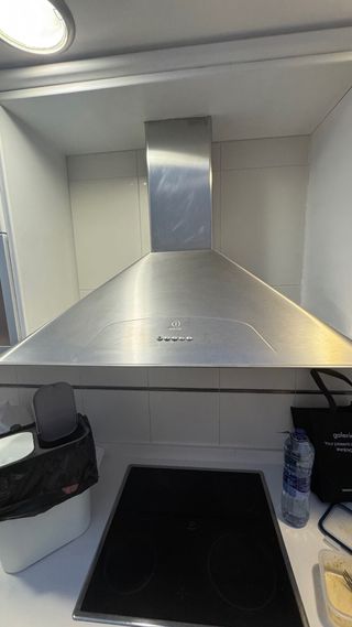 Campana extractora Indesit