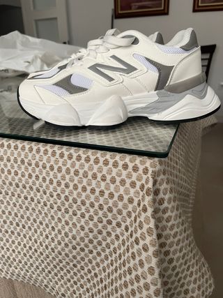 Zapatillas New Balance Blancas y Grises