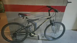 Dos Bicicleta Montaña