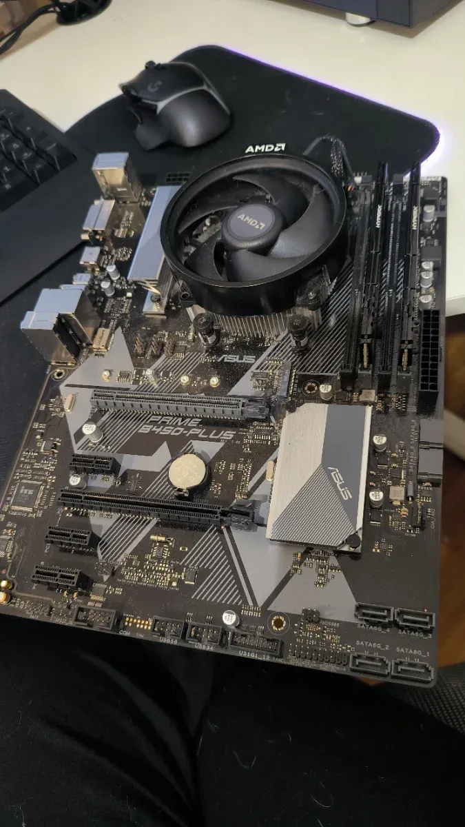 Placa Base ASUS B450-PLUS, CPU y RAM 32GB