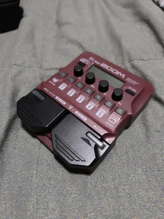Zoom B1 Four Pedal Multiefectos Bajo