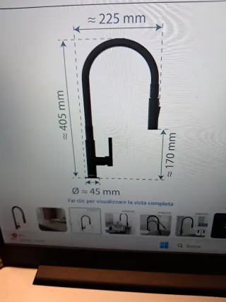 Rubinetto flessibile nero per lavello