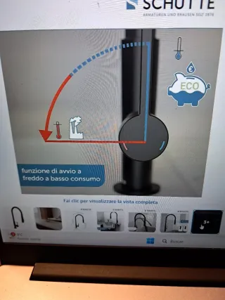 Rubinetto flessibile nero per lavello
