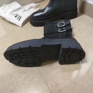 Botines Zara Negros con Hebillas