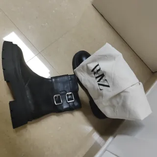 Botines Zara Negros con Hebillas