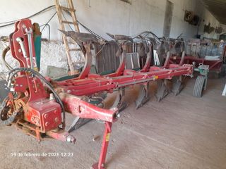 Arado pentasurco anchura variable Llamar 606693389