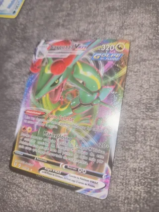 Carta Pokémon Rayquaza VMAX 111/203