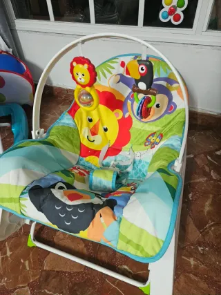Hamaca para bebé con juguetes