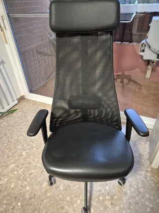 Silla de trabajo Ikea JÄRVFJÄLLET Negra