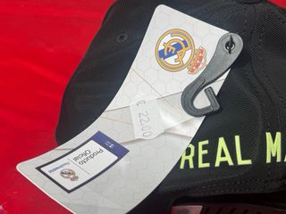 Gorra Real Madrid Negra y Amarilla
