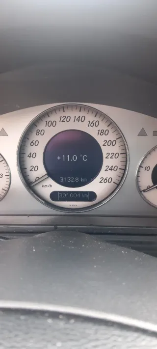 Mercedes-Benz Clase E320 año 2003 w 211