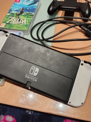 Nintendo Switch + 4 Giochi