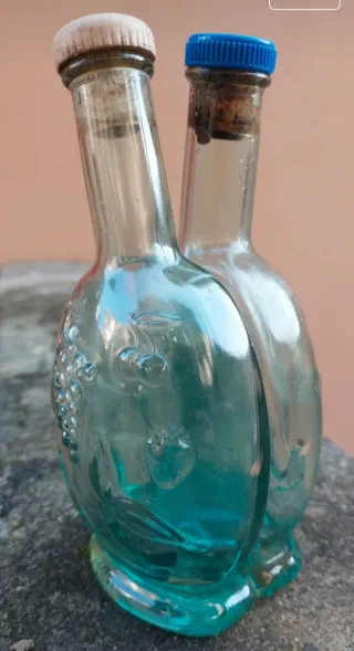 2 bottigliette in vetro blu