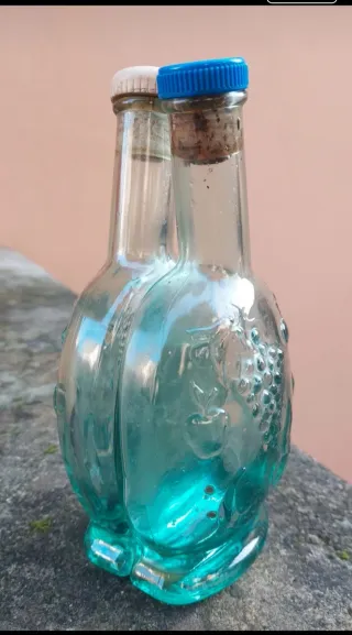 2 bottigliette in vetro blu