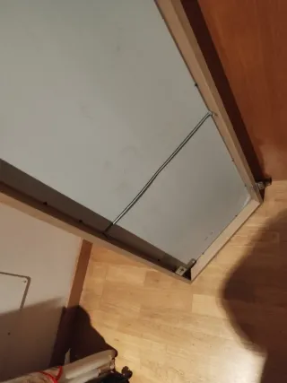 Espejo largo con marco de madera