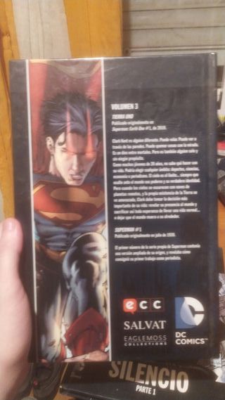 3 libros Batman coleccionismo y 1 de Superman