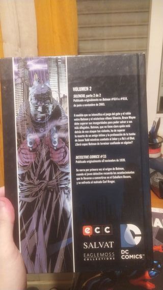 3 libros Batman coleccionismo y 1 de Superman