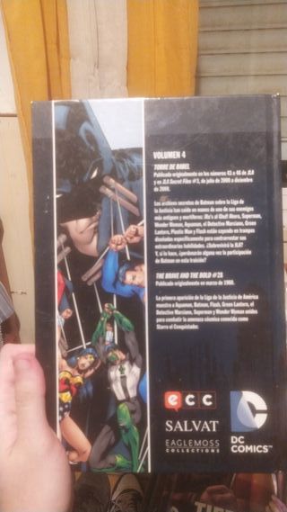 3 libros Batman coleccionismo y 1 de Superman