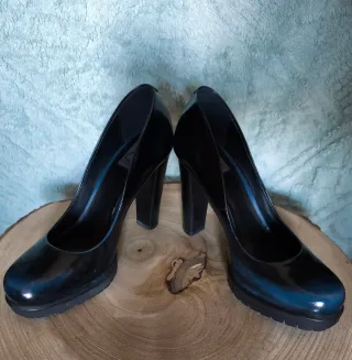 Zapatos de tacón Calvin Klein negros y azules