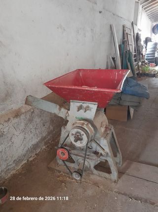 Molino triturador de cereal Llamar al 606693389