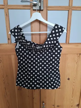 Top lunares escote Bardot