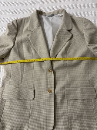 Conjunto Chaqueta y Falda Beige