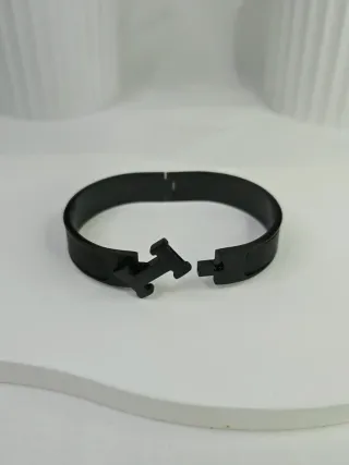 Bracciale rigido stile "H" smaltato nero