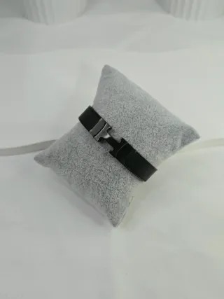 Bracciale rigido stile "H" smaltato nero