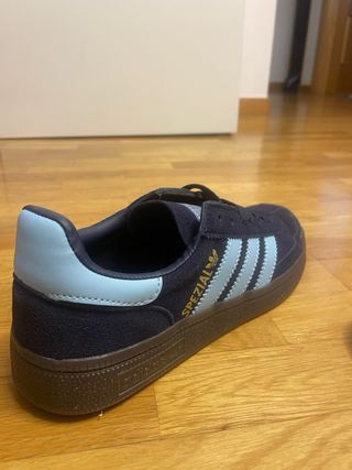 Adidas Spezial Azul Marino y Claro