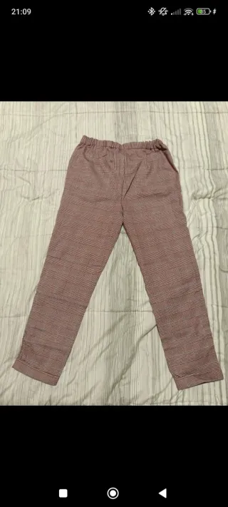 Pantalón de cuadros rojo y blanco