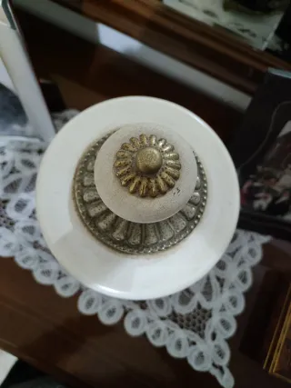 Carillon vintage con statuetta