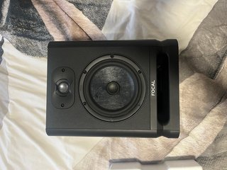Focal 65 evo + Soportes