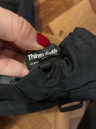 Guantes de esquí negros y grises