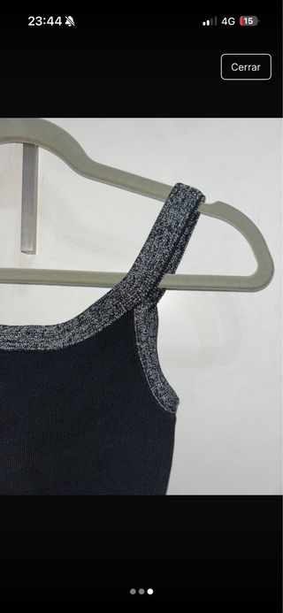 Top negro tirantes con detalles brillantes