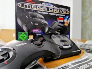 Consola Sega Mega Drive Mini + 2 Mandos