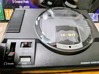 Consola Sega Mega Drive Mini + 2 Mandos