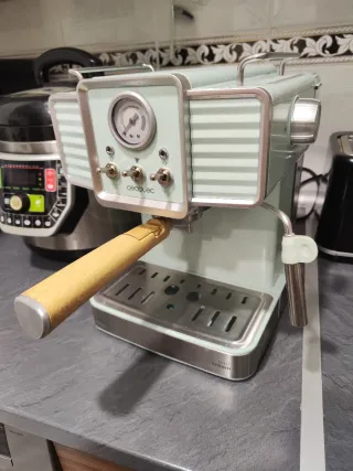 Cafetera Cecotec estilo retro