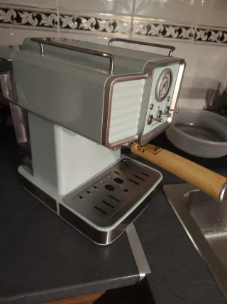 Cafetera Cecotec estilo retro