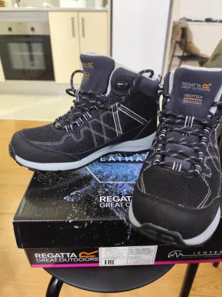 Botas Regatta Waterproof Negro/Blanco