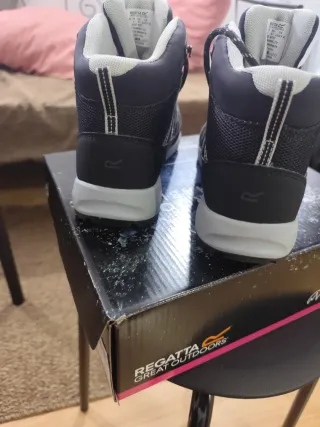 Botas Regatta Waterproof Negro/Blanco