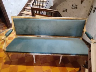 Sofá lombardo tapicería verdosa