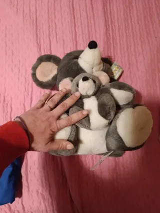 Peluche mamá y bebé ratón gris