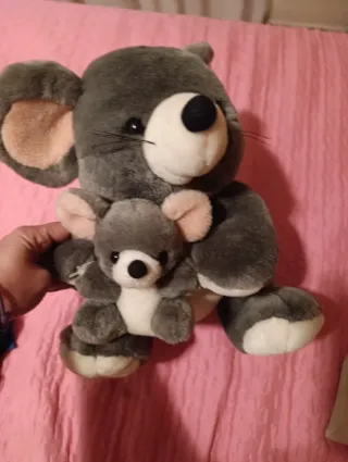 Peluche mamá y bebé ratón gris
