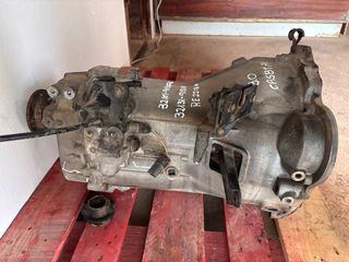 Nissan Atleon Cabstar Caja de Cambio Ref: 32101-