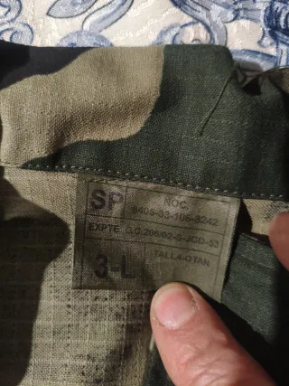 Uniforme Militar Camuflaje Tierra