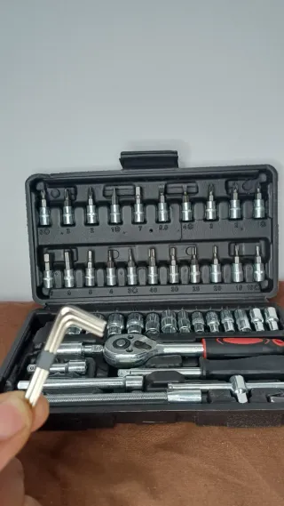 Juego de herramientas 46 piezas – Carraca