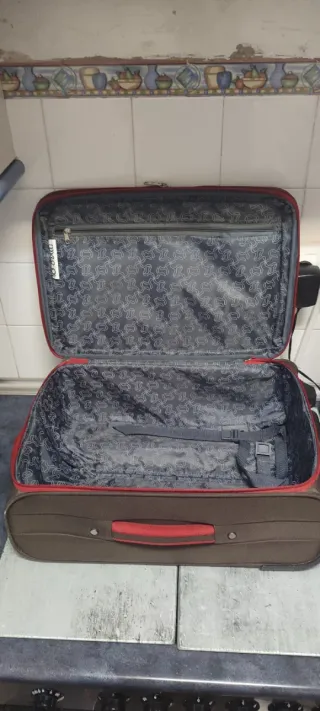 Maleta pequeña marca Orali