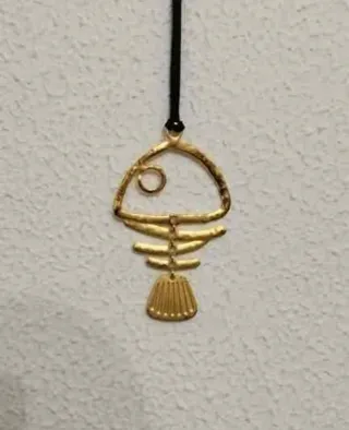 Colgante raspa pescado articulado dorado