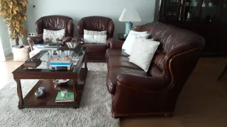 Tresillo de piel marrón