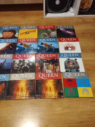 Colección Discografía Queen Libro Tapa Dura + CD